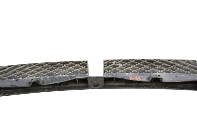 Load image into Gallery viewer, 11-17 Volkswagen VW Touareg Rear Center Bumper Mount Support Bracket Black Oem
