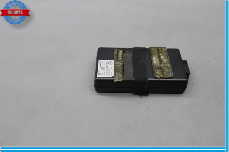 Load image into Gallery viewer, 06-13 Mercedes X164 GL550 ML320 Audio Music iPod Module Interface B67824252 Oem
