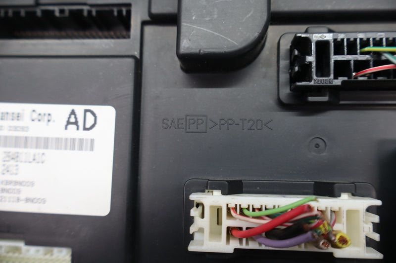 Load image into Gallery viewer, 12-13 Infiniti QX56 Front Dash Body Control Module BCM Unit 284B11LA1C Oem
