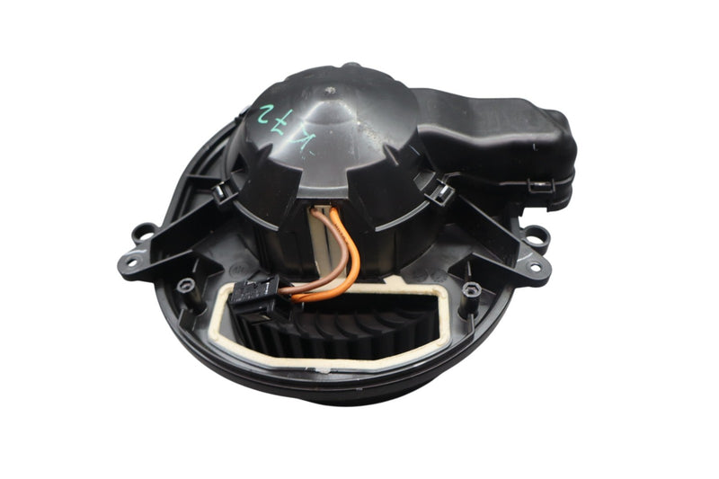 Load image into Gallery viewer, 12-18 BMW 320i 328i F30 AC Air Conditioner Heater Blower Motor Fan Black Oem

