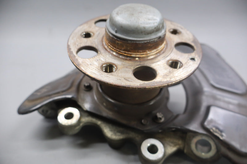 Load image into Gallery viewer, 08-20 Mercedes W204 C300 E350 Front Right Passenger Side Spindle Knuckle Hub Oem
