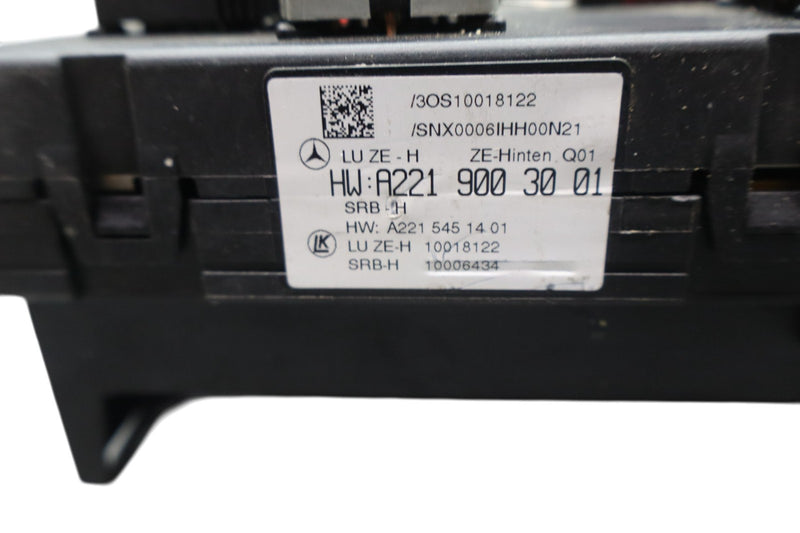 Load image into Gallery viewer, 10-13 Mercedes S400 S550 Rear Fuse Box Relay Control 2219003001 Oem
