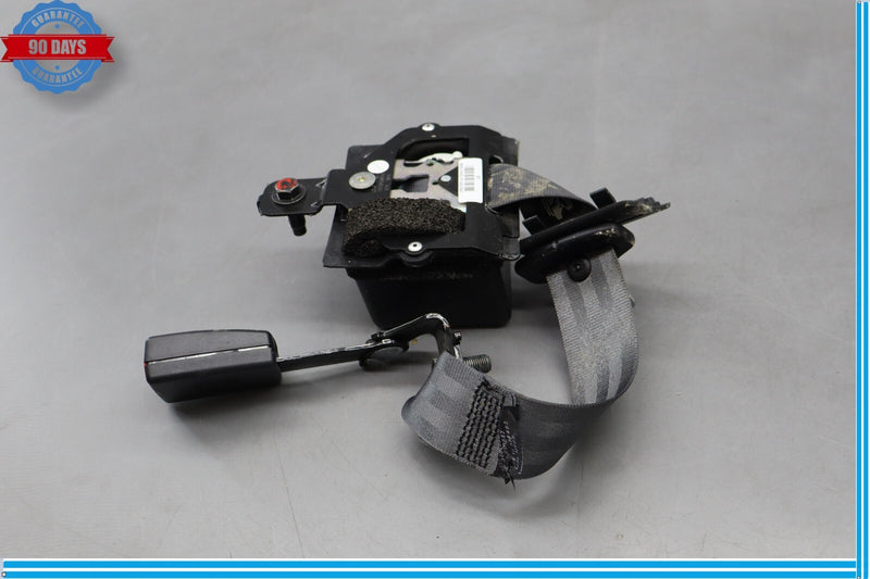 Load image into Gallery viewer, 11-13 Hyundai Equus SIG Rear Center Seat Belt Retractor w/ Latch End Buckle Oem
