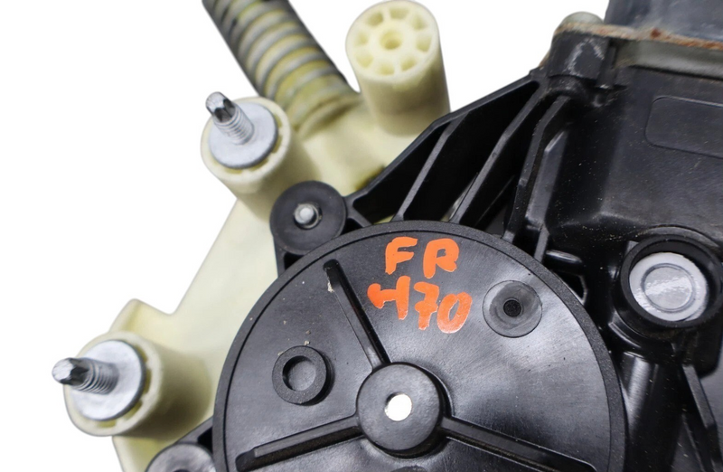 Load image into Gallery viewer, 14-22 Maserati Quattroporte Front Right Window Regulator Motor 670002097 Oem
