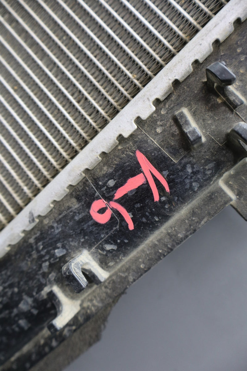 Load image into Gallery viewer, 15-18 Hyundai Genesis G80 Front Engine Cooling Radiator Assembly 25310B1140 Oem
