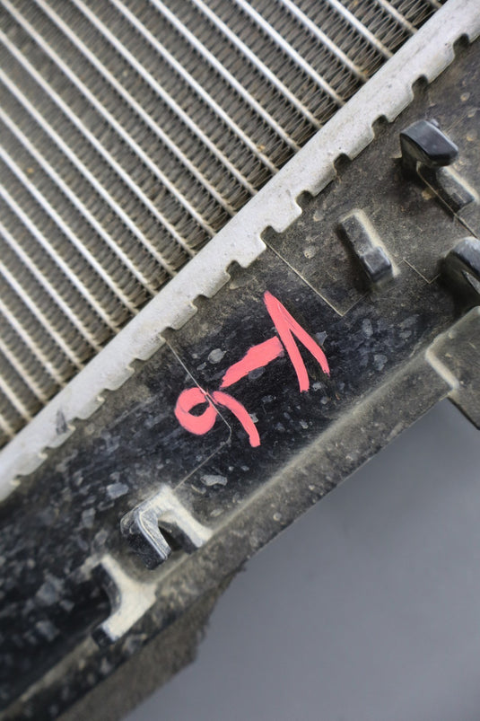 15-18 Hyundai Genesis G80 Front Engine Cooling Radiator Assembly 25310B1140 Oem
