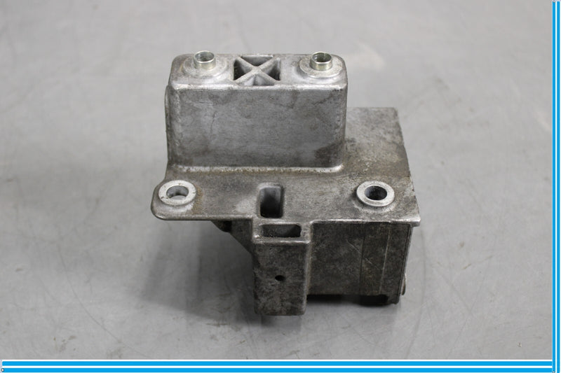Load image into Gallery viewer, 04-18 Bentley Continental Power Steering Pump Bracket Oem
