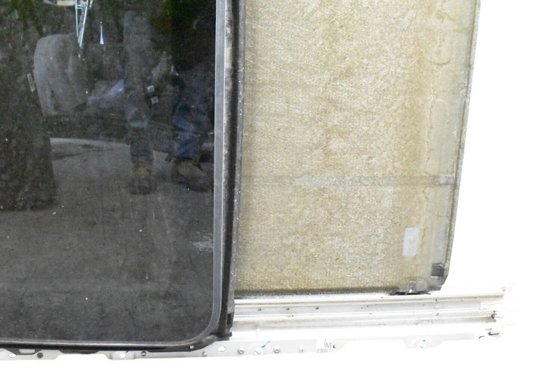 Load image into Gallery viewer, 2014-2016 BMW 428I F32 Front Overhead Sunroof Glass Window Assembly 4529392 Oem
