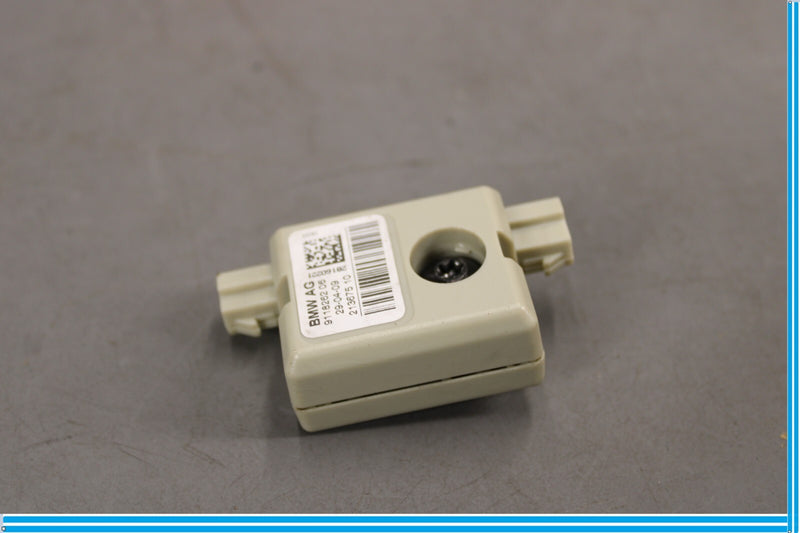 Load image into Gallery viewer, 09-15 BMW 750Li F01 F02 Radio Signal Trap Circuit Antenna Module 9118262 Oem
