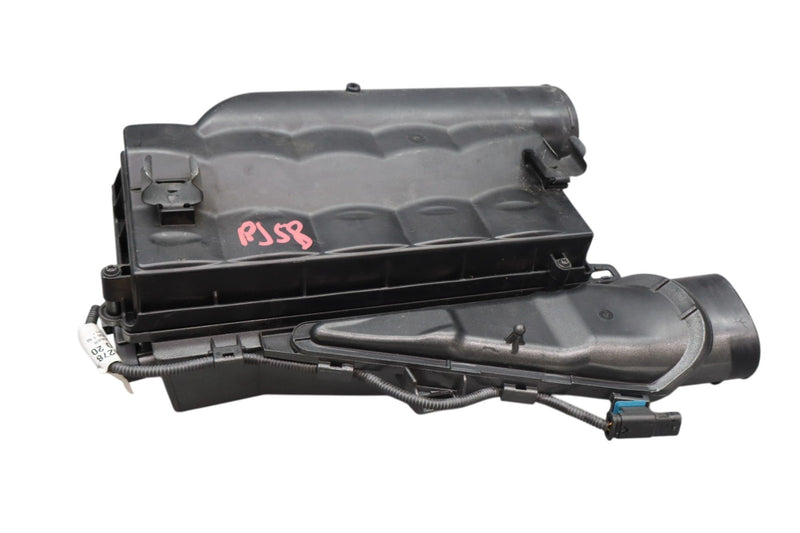 Load image into Gallery viewer, 11-19 Mercedes W218 CLS63 AMG Right Passenger Side Air Intake Cleaner Box Oem
