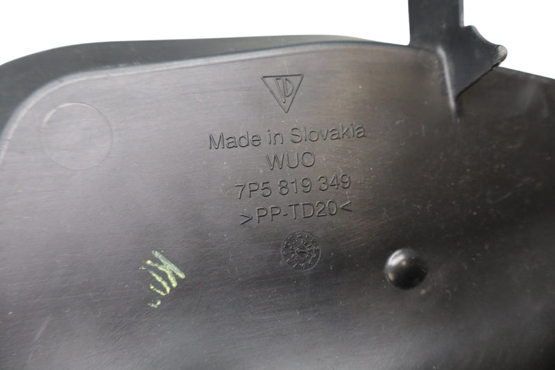 Load image into Gallery viewer, 11-18 Porsche Cayenne Right Side Air Intake Manifold Filter Cover 7P5819349 Oem
