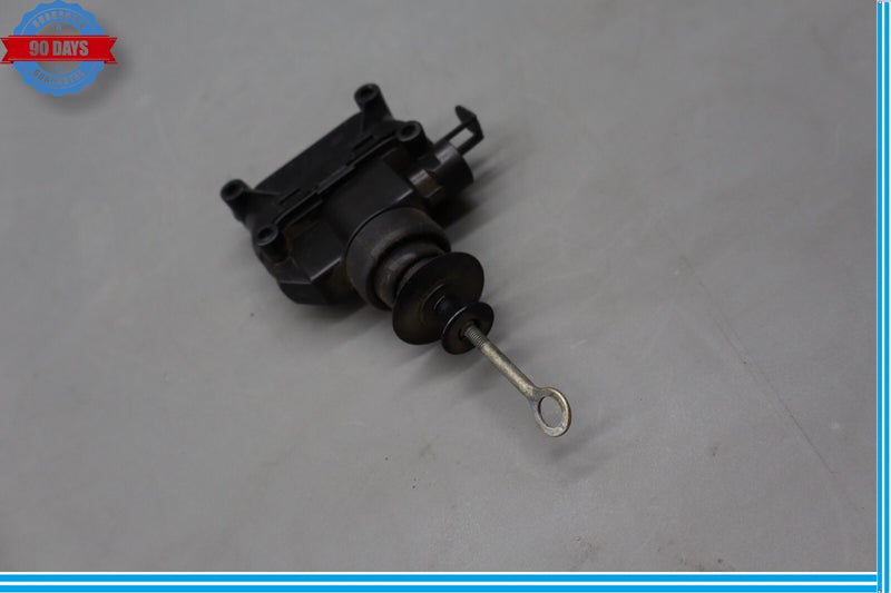 Load image into Gallery viewer, 97-02 Mercedes R129 SL320 SL500 Right Passenger Side Door Lock Actuator Only Oem
