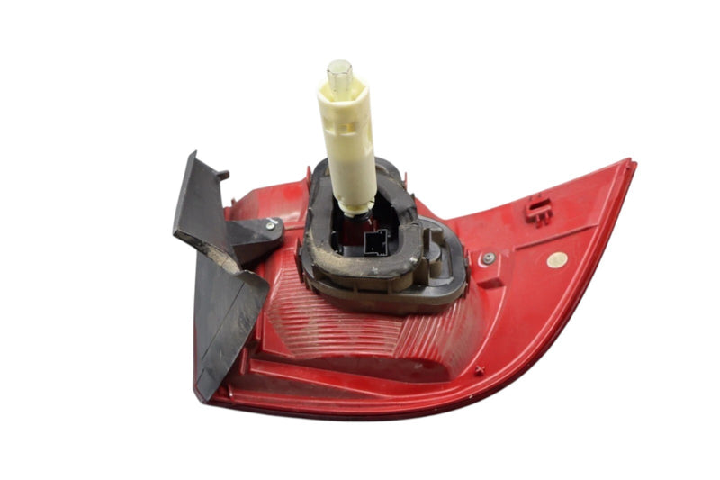 Load image into Gallery viewer, 11-14 Volkswagen VW Touareg Right Side Outer Tail Light Lamp 7P6945096E Oem
