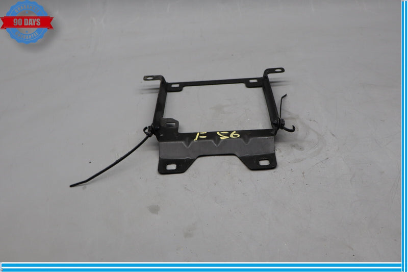 Load image into Gallery viewer, 03-12 Mercedes R230 SL500 Front Center Radiator Core Bracket Lock Carrier Oem
