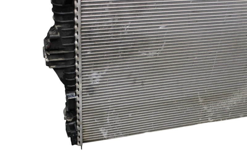Load image into Gallery viewer, 11-17 Volkswagen Touareg Engine Cooling Radiator Assembly Black 7P0121253A Oem
