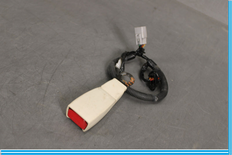 Load image into Gallery viewer, 02-05 Lexus SC430 Front Right Passenger Side Seat Belt Buckle Receiver Oem
