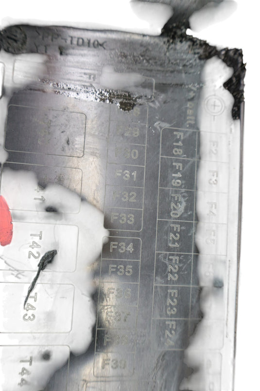 14-19 Maserati Ghibli S 3.0L V6 Front Fuse Relay Box Cover Trim Lid Oem