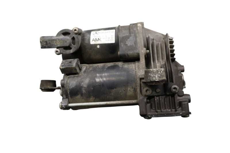 Load image into Gallery viewer, 07-14 Mercedes W221 S550 S350 CL550 Airmatic Air Suspension Compressor Pump OEM
