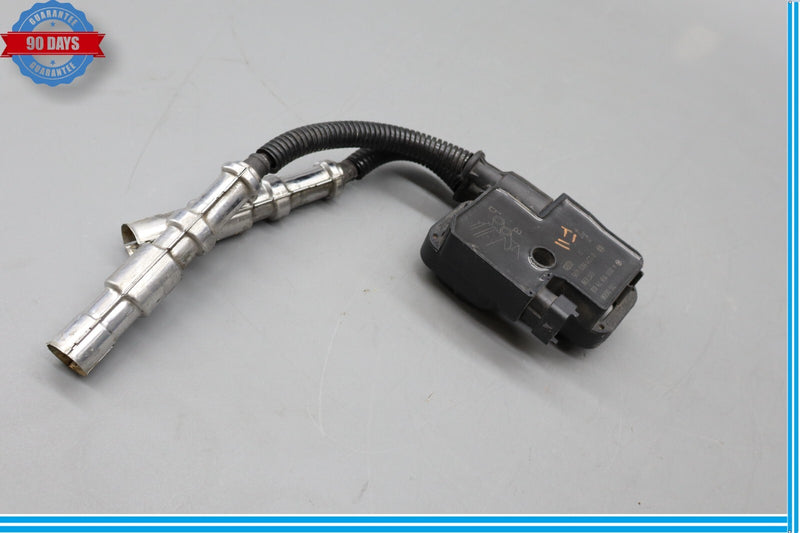 Load image into Gallery viewer, 03-06 Mercedes R230 SL500 Engine Ignition Coil Pack A0001587803 Oem
