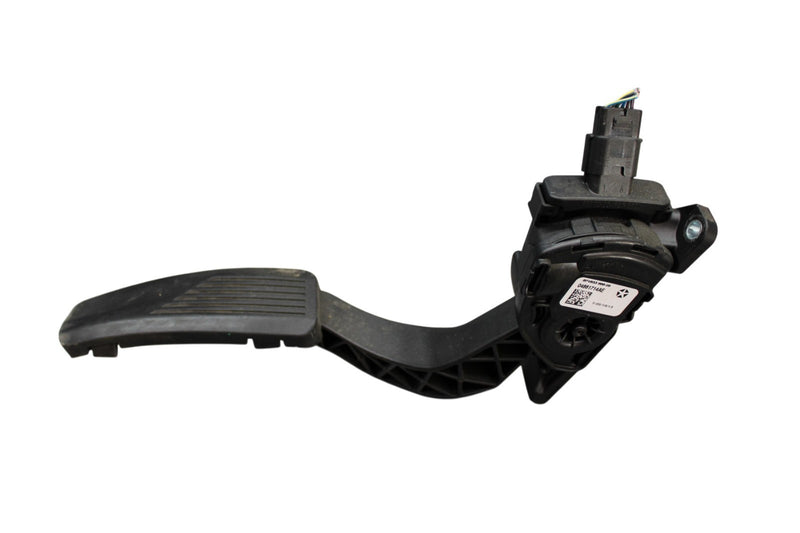 Load image into Gallery viewer, 14-17 Maserati Ghibli Gas Accelerator Throttle Pedal Sensor w/Pad 04861714AE Oem
