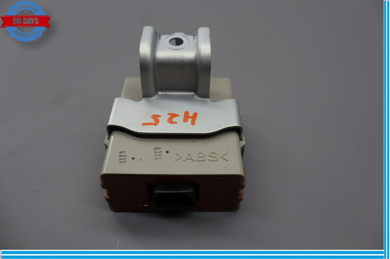 Load image into Gallery viewer, 07-12 Lexus LS460 XF40 TPMS Tire Pressure Control Module Unit 89769-50010 Oem

