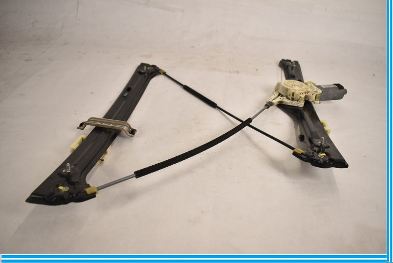 Load image into Gallery viewer, 2007-2013 BMW E70 X5 FRONT RIGHT PASSENGER DOOR WINDOW REGULATOR MOTOR 
