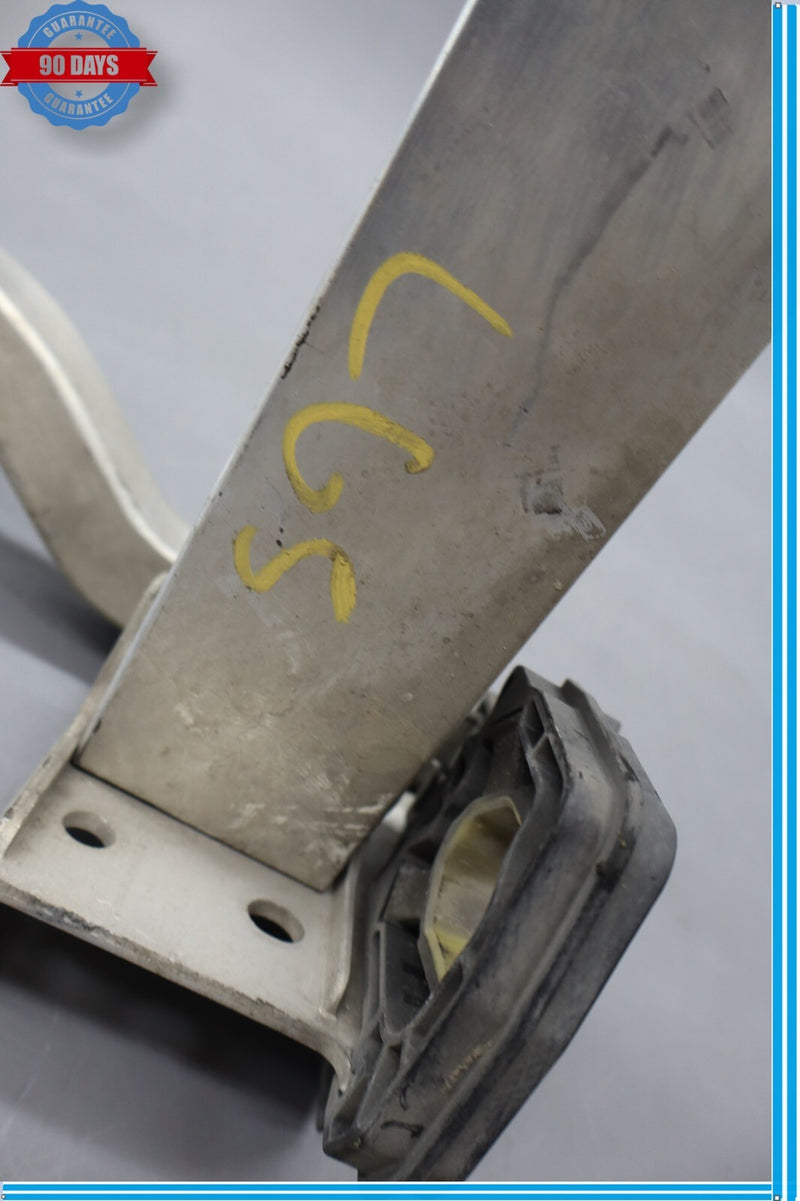 Load image into Gallery viewer, 09-15 BMW 750i 750Li Front Bumper Left Radiator Support Bar Bracket Oem
