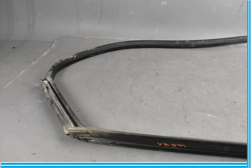 Load image into Gallery viewer, 14-21 Maserati Quattroporte Front Right Passenger Door Opening Weather Strip Oem
