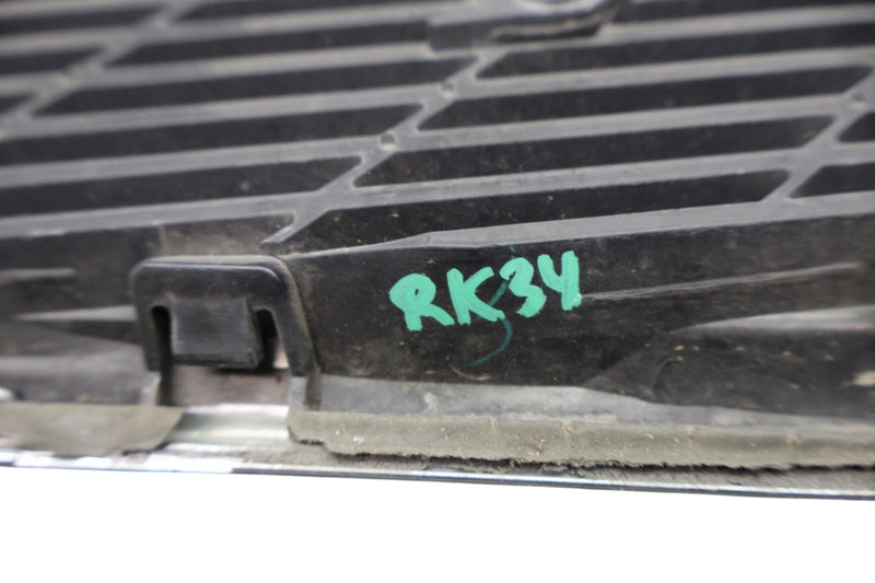 Load image into Gallery viewer, 11-17 Infiniti QX56 QX80 Front Right Passenger Side Fender Vent Grille Oem
