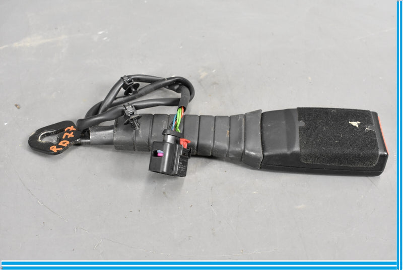 Load image into Gallery viewer, 11-18 Volkswagen VW Touareg Front Right Passenger Seat Belt Buckle Receiver Oem
