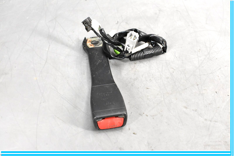 Load image into Gallery viewer, 07-12 Lexus LS460 XF40 Front Left Driver Seat Belt Seatbelt Buckle Oem
