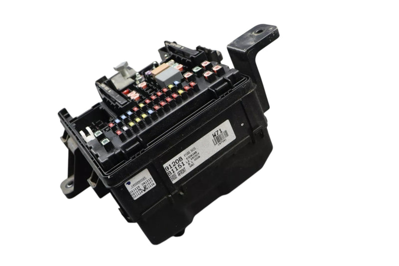 Load image into Gallery viewer, 2015 Hyundai Genesis Fuse Box Relay Control Module Unit 1898009001 OEM
