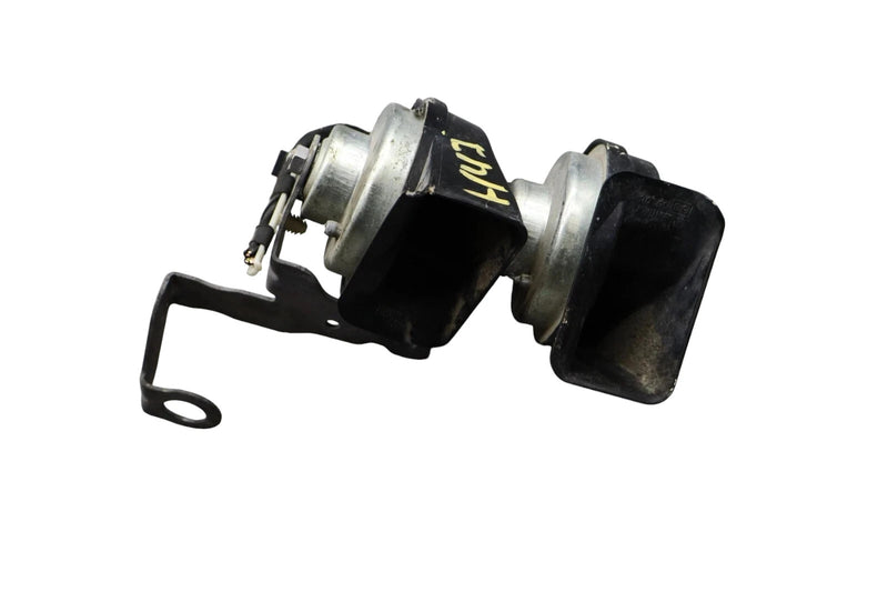 Load image into Gallery viewer, 10-12 Audi A3 A3 Quattro Hight &amp;Low Tone Alarm Sound Siren Horn 55806AM80S Oem
