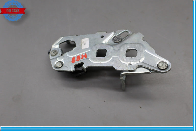 Load image into Gallery viewer, 12-18 Mercedes W218 CLS400 CLS550 Rear Trunk Lid Striker 2127500060 Oem
