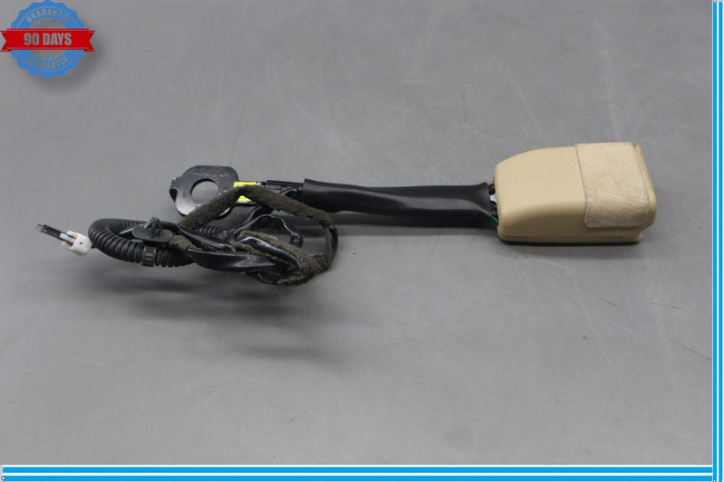 Load image into Gallery viewer, 15-18 Hyundai Genesis Rear Left Driver Side Seat Belt Seatbelt Buckle Oem
