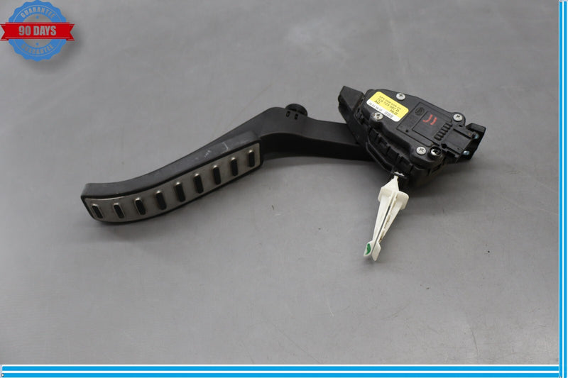 Load image into Gallery viewer, 11-18 Porsche Cayenne Gas Throttle Pedal Accelerator 7L0723507 Oem
