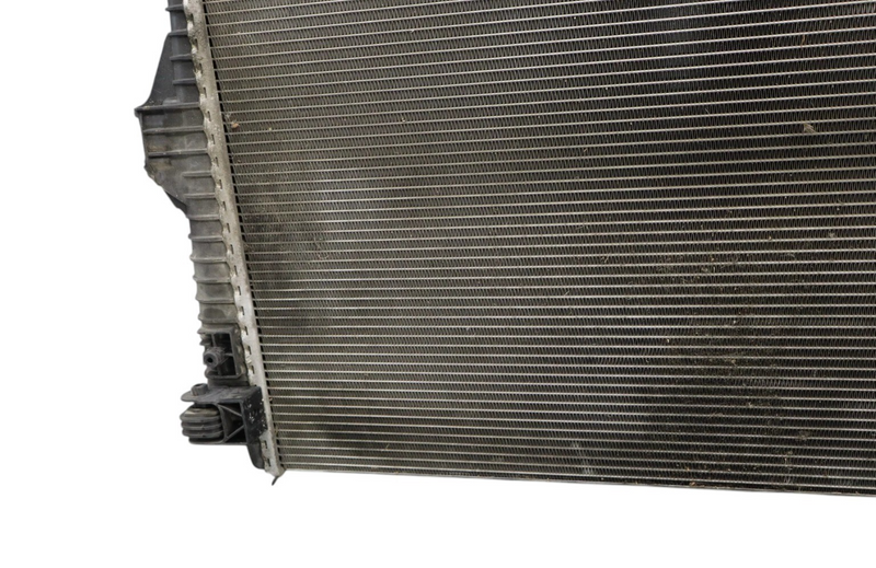 Load image into Gallery viewer, 11-17 Volkswagen Touareg Engine Water Cooling Radiator Assembly 95810613210 Oem
