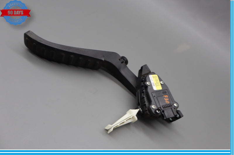 Load image into Gallery viewer, 03-10 Porsche Cayenne S 955 957 958 Gas Throttle Accelerator Pedal 7L0723507 Oem
