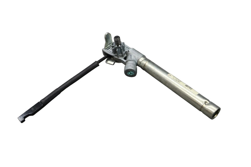 Load image into Gallery viewer, 14-20 Maserati Quattroporte M156 Front Left Side Seat Belt Buckle 6700014260 Oem
