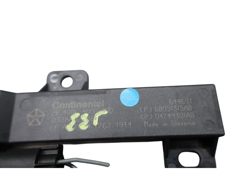 Load image into Gallery viewer, 17-25 Alfa Romeo Giulia Keyless Entry Antenna Module Unit 68051315AB Oem
