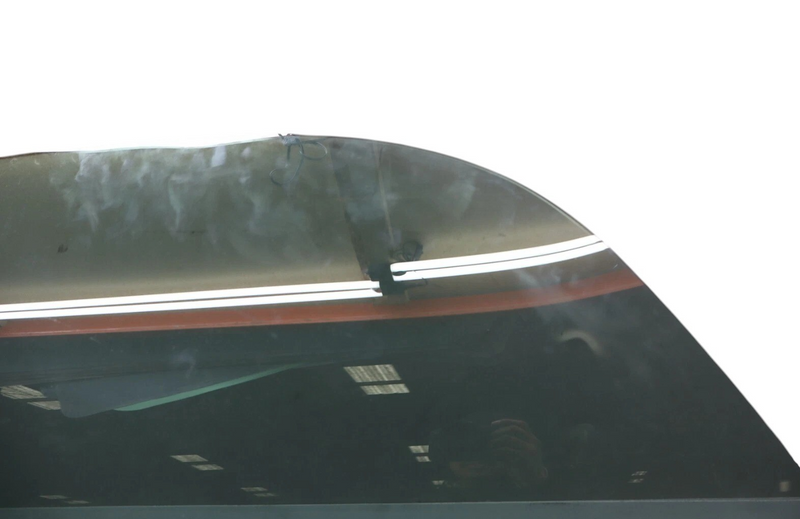 Load image into Gallery viewer, 02-05 Ford Thunderbird 3.9L V8 Front Left Driver Side Door Window Glass Oem
