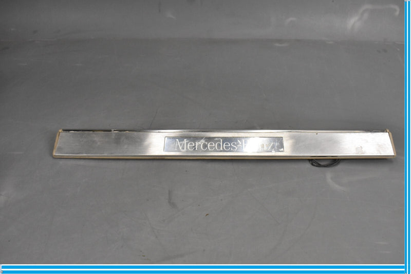 Load image into Gallery viewer, 10-18 Mercedes CLS550 W218 Front Right Side Door Step Sill Trim Cover Oem
