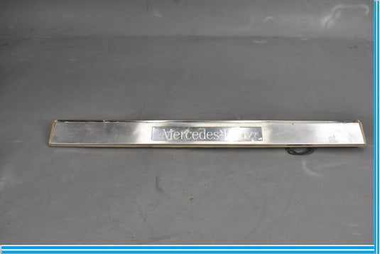 10-18 Mercedes CLS550 W218 Front Right Side Door Step Sill Trim Cover Oem