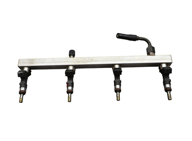 Load image into Gallery viewer, 03-19 Maserati Quattroporte M139 Right Side Fuel Injector Rail With Injector Oem
