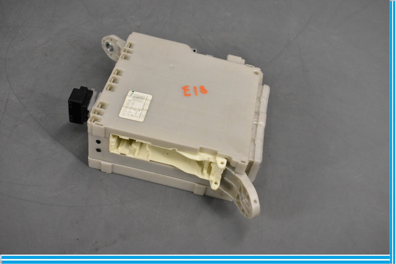 Load image into Gallery viewer, 07-09 Lexus LS460 Front Right Passenger Side Lower Fuse Box Junction Block Oem
