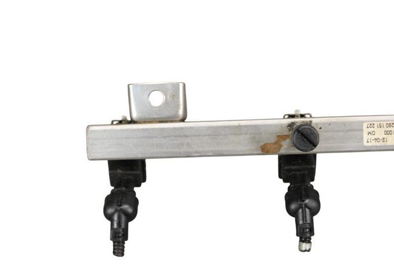 Load image into Gallery viewer, 03-19 Maserati Quattroporte Right Side Fuel Injection Rail Line W/ Injectors Oem
