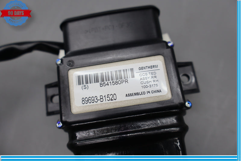 Load image into Gallery viewer, 15-16 Hyundai Genesis Front Right Passenger Seat Belt Blower W/ Insert Oem
