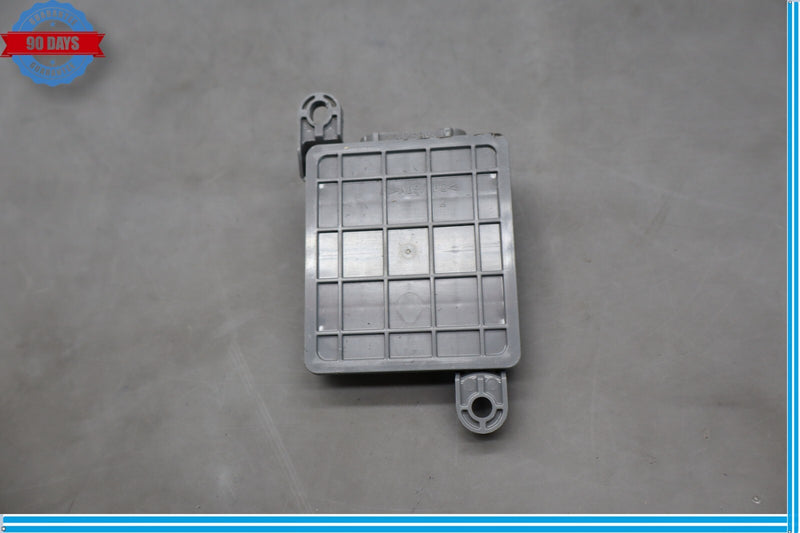 Load image into Gallery viewer, 11-17 Volkswagen Touareg Front Right Seat Occupant Detection Module Oem
