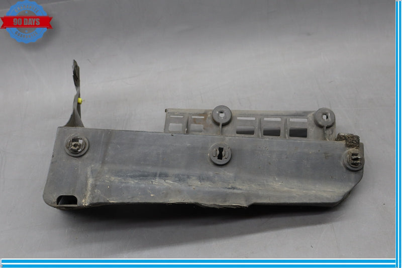 Load image into Gallery viewer, 07-09 Lexus LS460 XF40 Rear Right Lower Bumper Retainer Bracket 52565-50050 Oem
