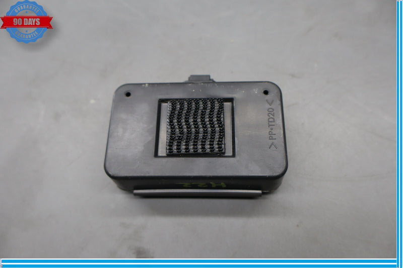 Load image into Gallery viewer, 10-11 Land Rover Range Rover Keyless Entry Antenna Receiver Radio Module ECU Oem
